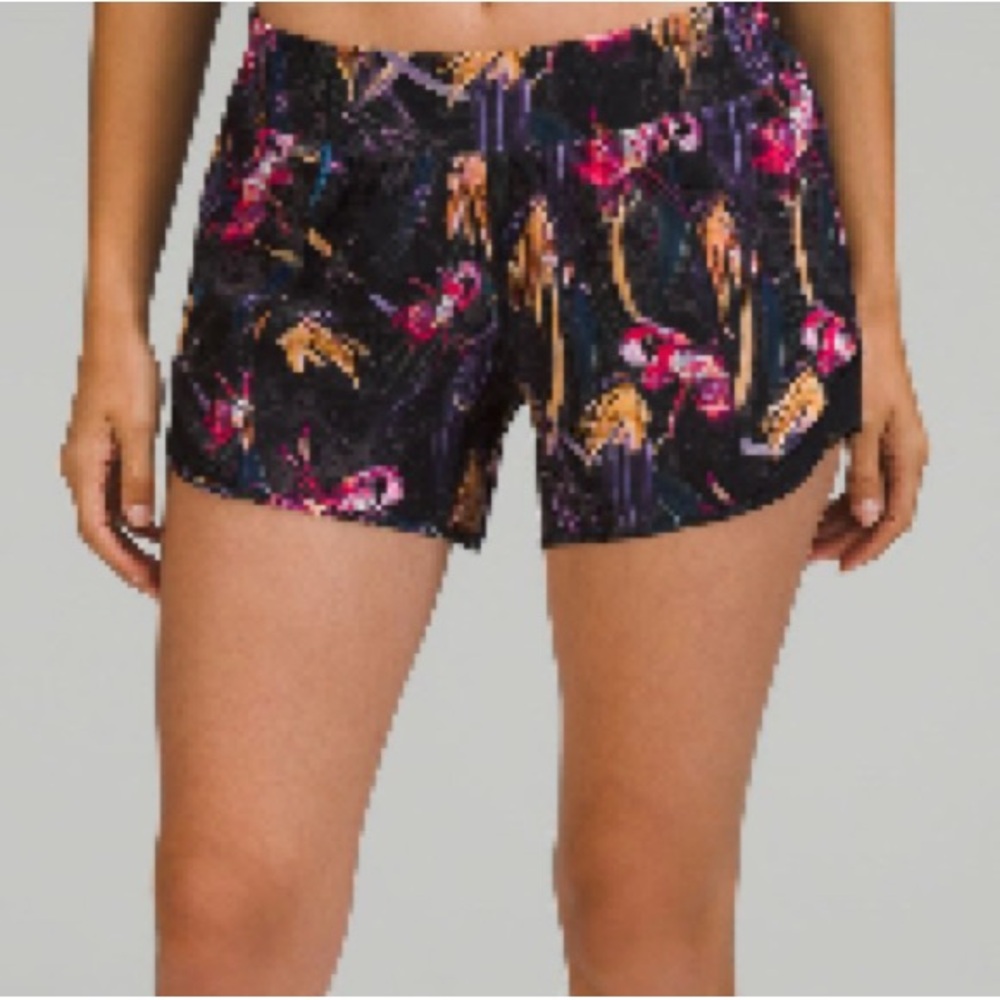 EUC Lululemon Black and Pink Patterned Shorts Sz 2